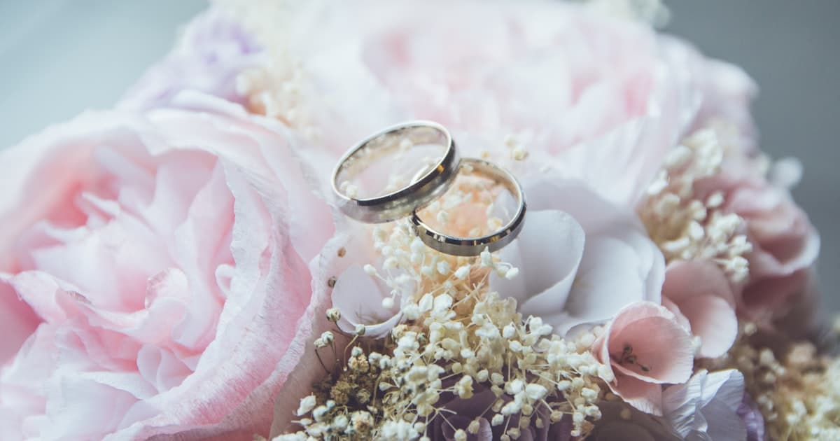 Wedding Budget Hacks: 17 Ways to Save $5,000+ Without Guests Noticing