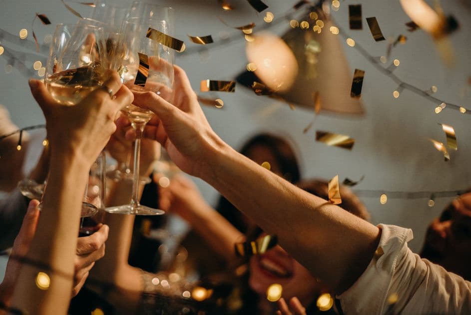 Wedding AI Photo Booths: The Selfie Stations Taking Over 2026